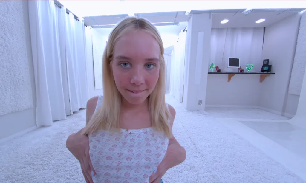 Sophia Sterling's 4K 180° Blonde Solo Performance