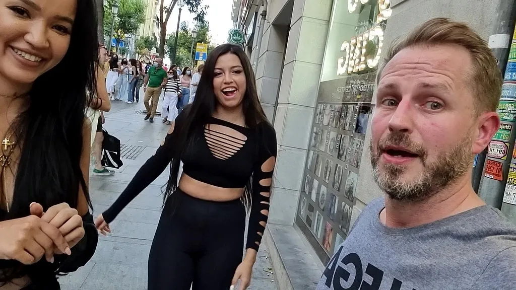 Asia Vargas, Camila Palmer, Paul Stalker: Anal, Blowjob, Cum Swap in HD