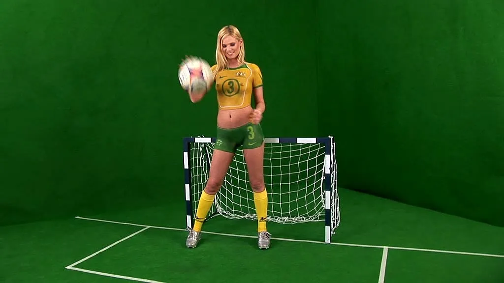 Yasmine Gold: Blonde Solo Performance in HD - Small Tits and Stockings