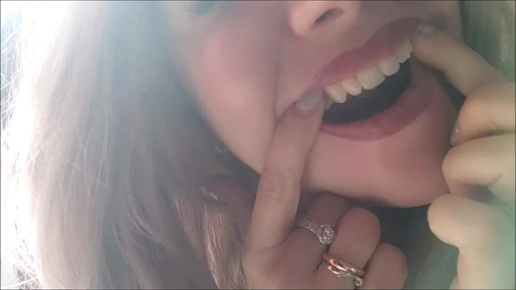 SquirtingTeens: Culona, Female POV, Piss Lovers - Amateur Solo Squirt Clip