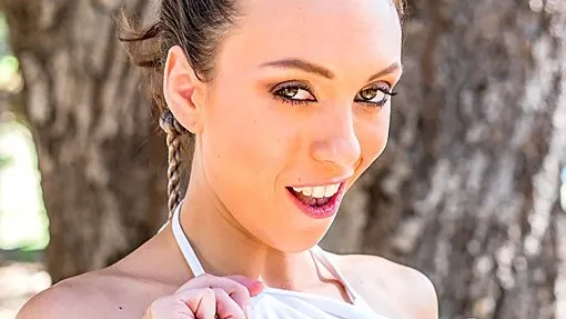 Jade Nile's Surprising Park Adventure - Brunette Babe in POV Cowgirl & Reverse Cowgirl Scenes