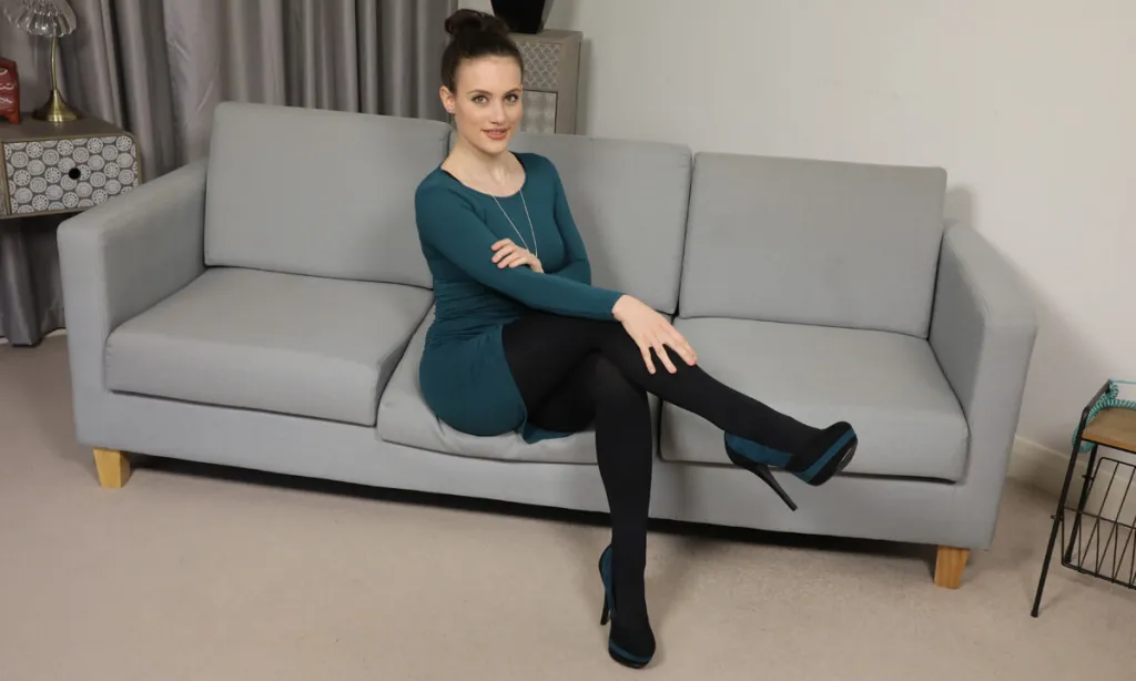 Jamie Jones - Brunette Bombshell in 180° 4K 60FPS Big Boobs Video