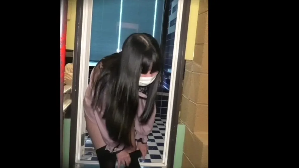 Asian Squirt: Amateur Cowgirl Squirting Video
