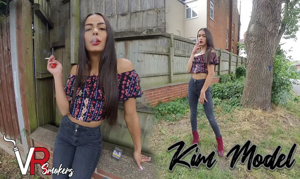 Kim Model - Brunette Outdoors: 4K 180° VR Solo Performance