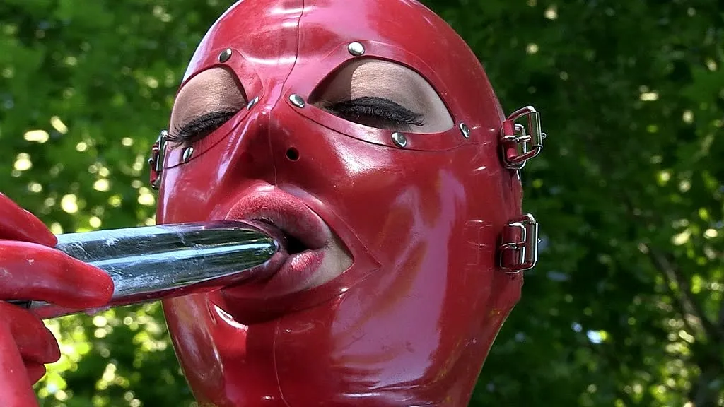 Latex Lucy's HD Solo Session: Big Boobs in Latex & BDSM