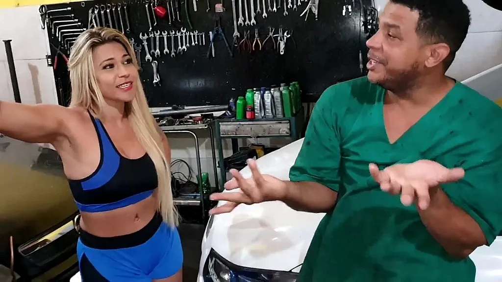 Curvy Latina: Close-up HD Video of Rough Interracial Doggy Style Sex