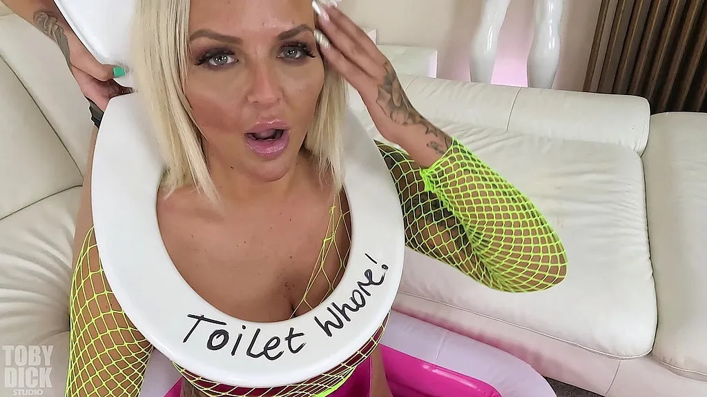 Grace Lowdie, Louise Lee, Toby Dick Studios - Deep Ass Fuck with Piss Swallowing