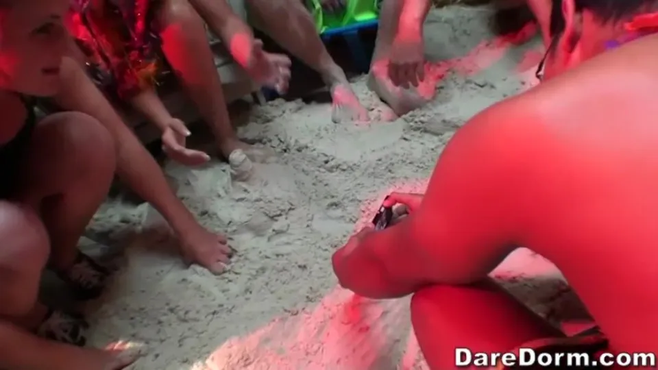 Tali Dova, Bailey Bae, Mike Hunt - College Luau Orgy