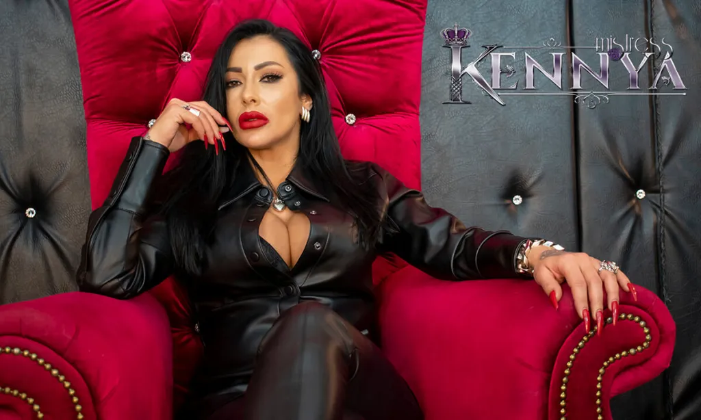 Mistress Kennya's 180° VRdominatrix Experience in 4K