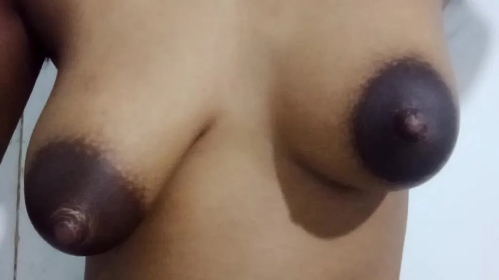 Asian Mature Women: Solo Anal Masturbation - Pear Ass Performer" This title includes the most relevant performer (performer with the keyword "mature women" in the given data) and the category keyword ("Solo" and "Anal") while keeping it under 60 charac...