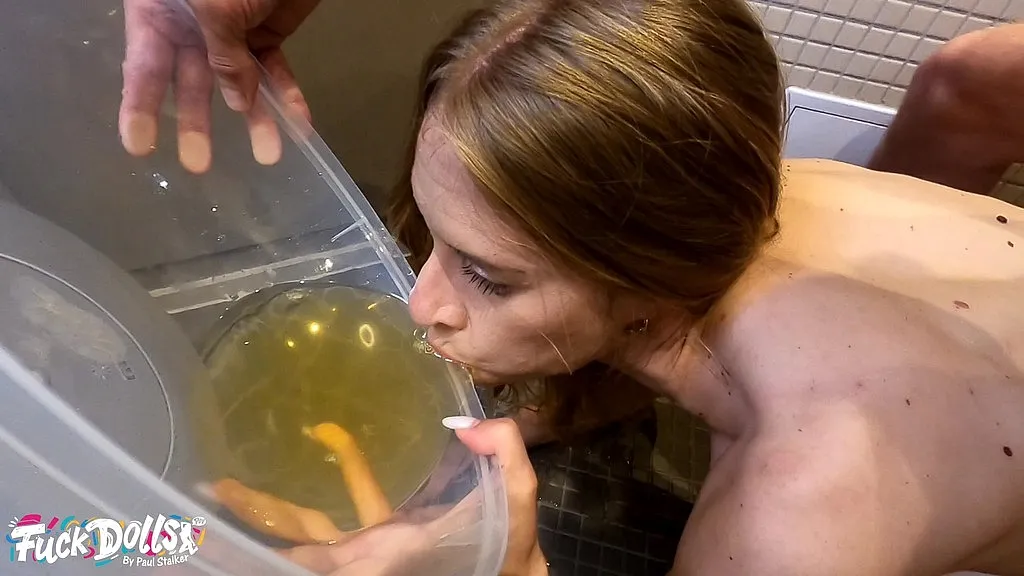 Nikki Riddle & Paul Stalker 1 On 1 - Hardcore Anal Pissing Scene