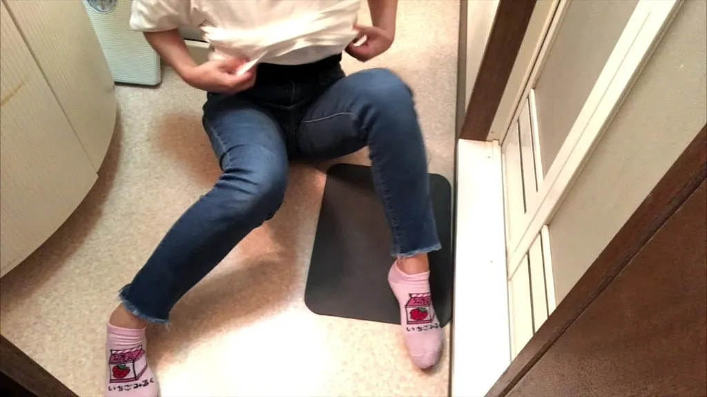 Asian Squirting Cowgirl: Hardcore Toy Play