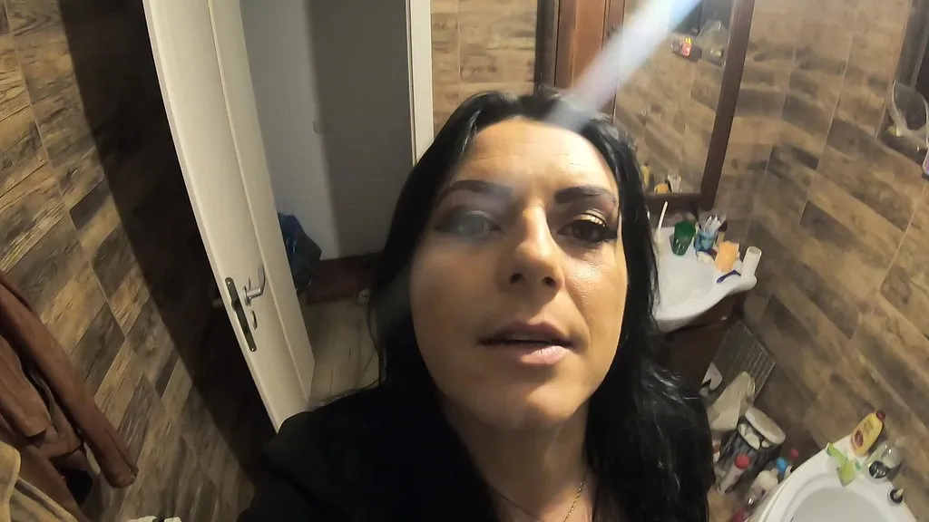 MILF in Stockings Fetish Video: Pussy and Ass Worship, Pee Fetish