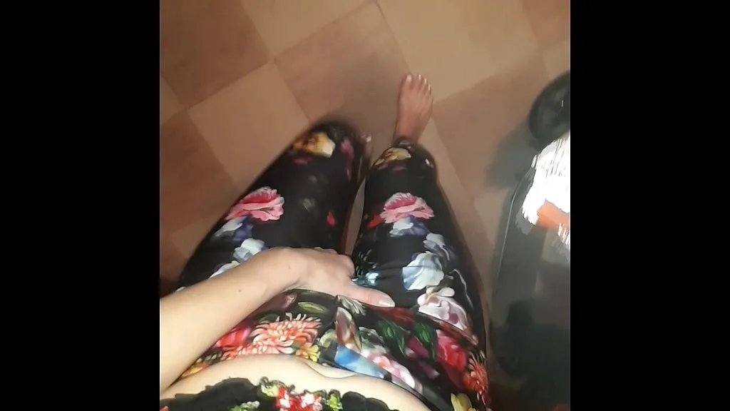 Penelopa3's MILF Outdoor HD Pissing Scene