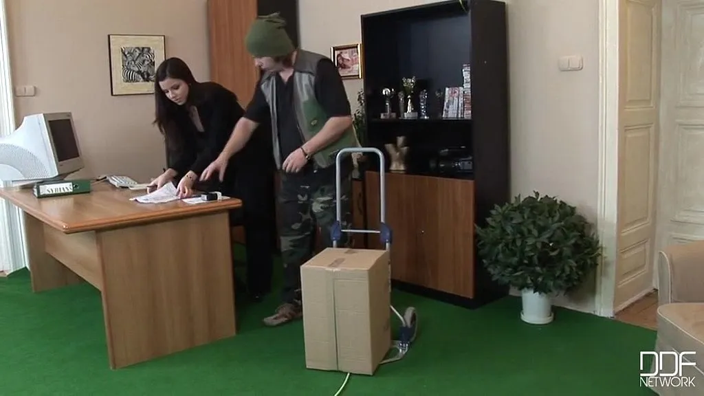 Peaches' Indoor High Heels & The Sybian: A Hot Coffee Break with a Dildo