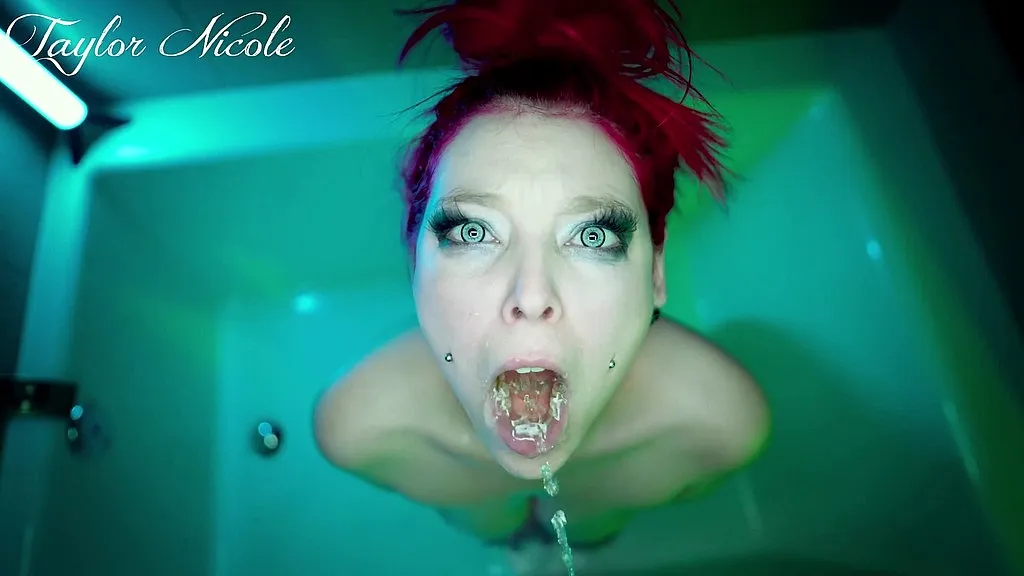 Piss Drinking Queen: Pretty Face & Big Cock Performers in HD POV Pissing Video