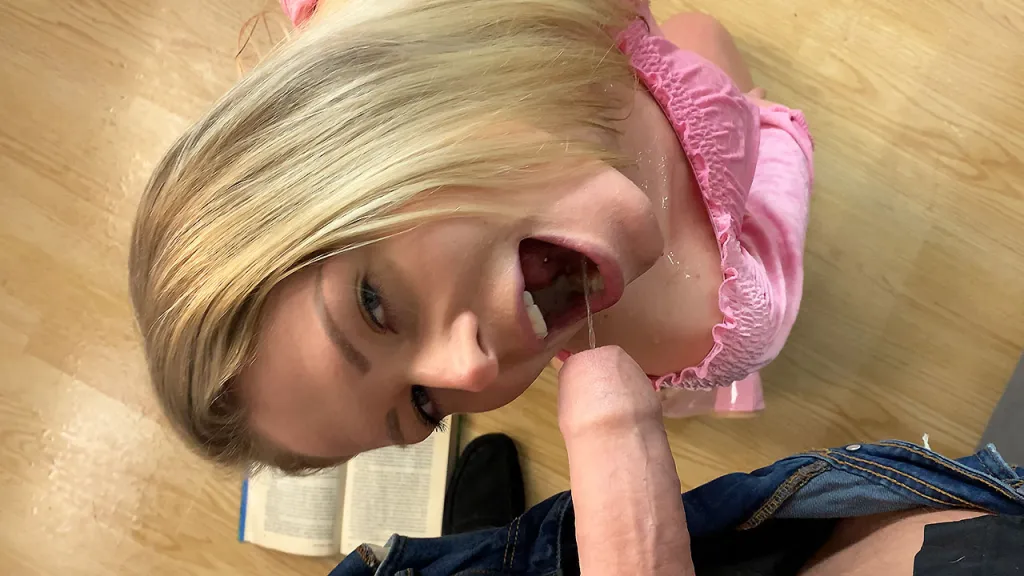 Claudia Macc's POV Golden Shower: Piss & Blowjob