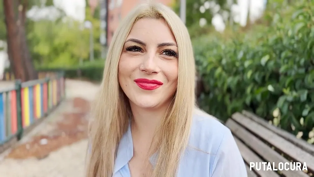 Italian Genie with Perfect Ass & Beautiful Face - Blonde Performer's Sensual Performance