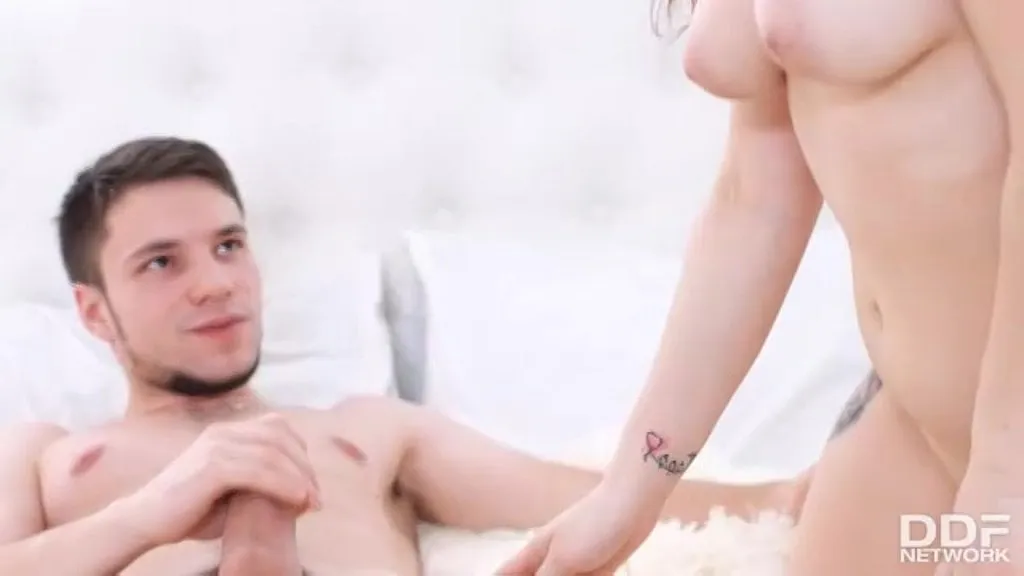Heather Dew and Louis: Redhead Russian Couple - Facial in 4K