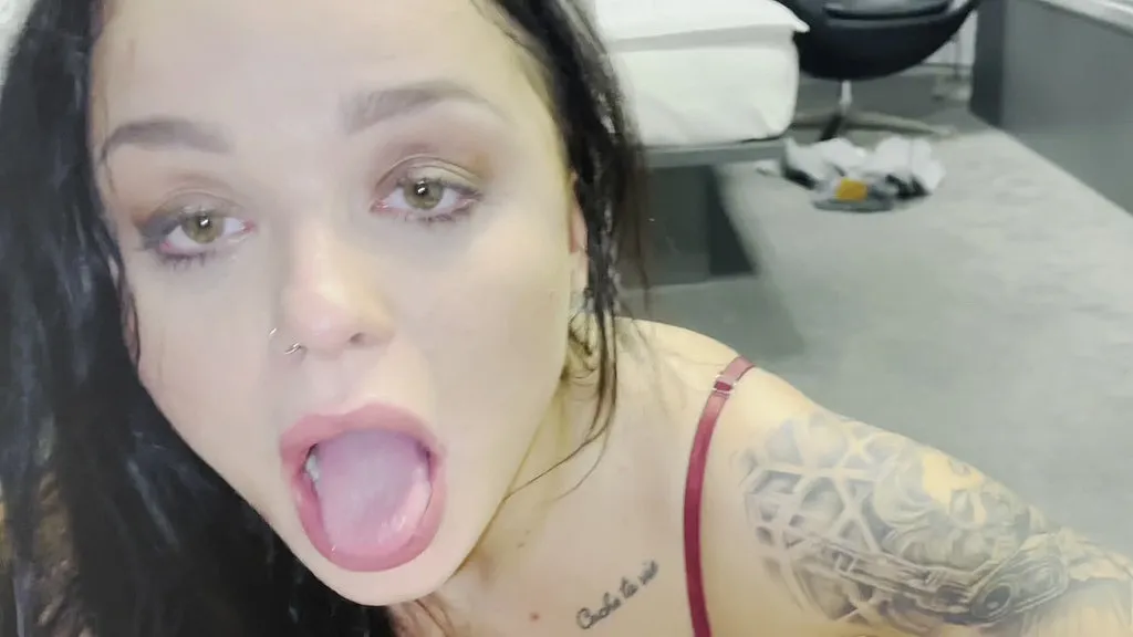 Daphne Klyde & RealMan: Cum Swallowing, Spit Fetish, Deep Throat (HD)
