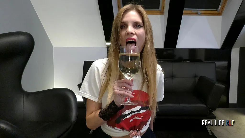 MILF Johanka Ark & RealMan: Deep Throat, Piss Drinking, Rimming in HD
