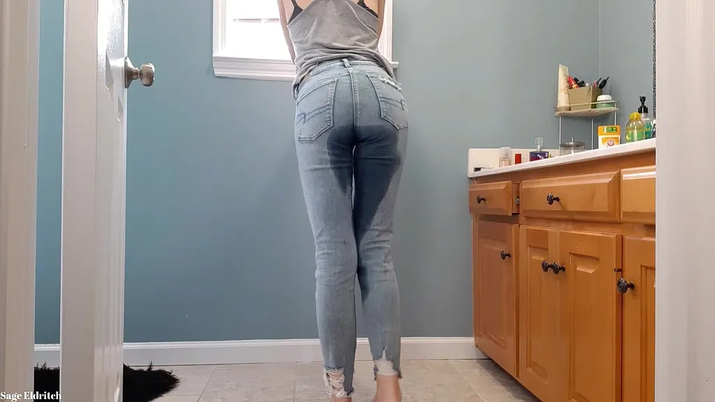 Sage Eldritch's Intimate Bathroom Moment: HD POV Foot Fetish Video