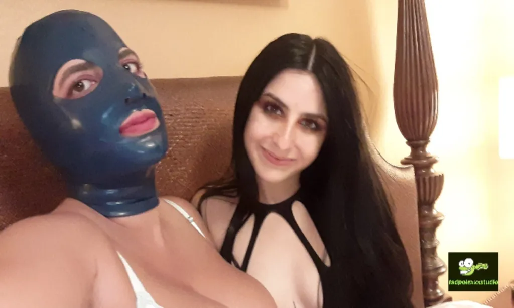 Brunette, Tattooed Performer 1, Natural Tits Performer 2 - HD Brunette Masturbation & Fingering