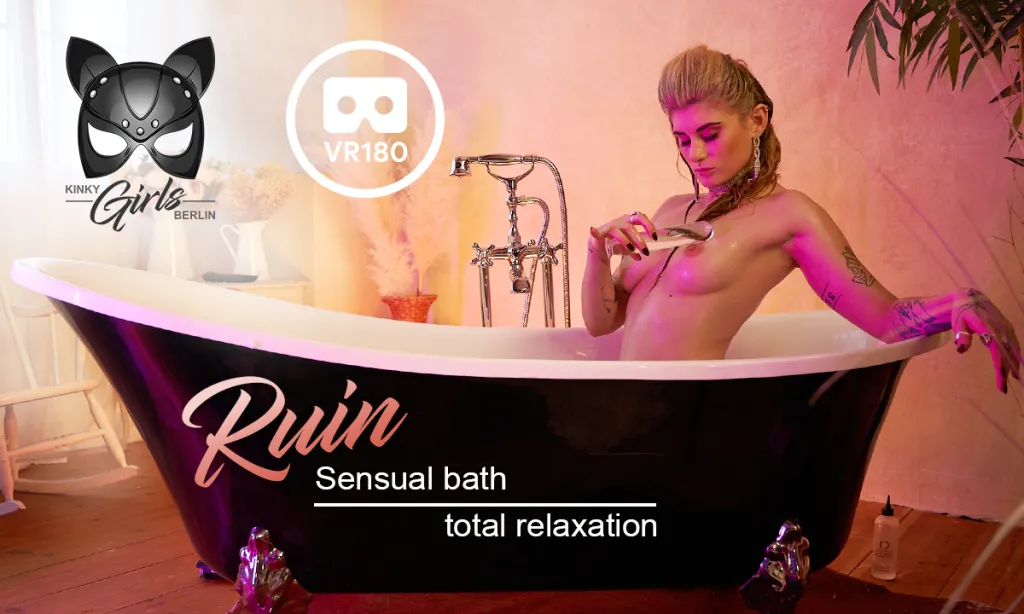 Ruin Lux's Solo Fingering & Tattooed Nude Session - HD, 180° VR