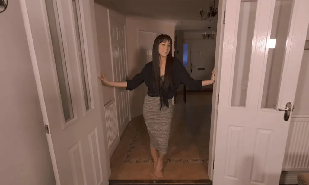 Tracy Rose's Brunette Stockings & Shaved Pussy 180° VR Experience