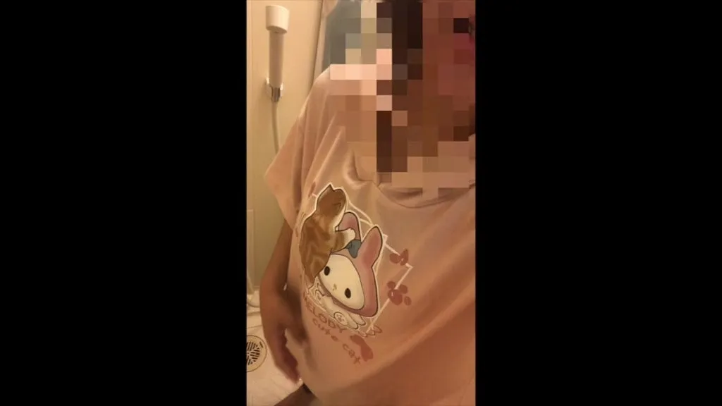 Asian Girl's Squirt Show: Cowgirl & Strap-On Action