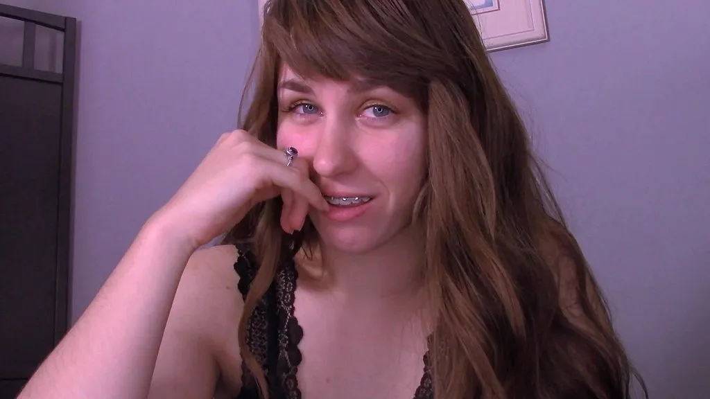 Petite Brunette with Braces Gives HD Blowjob and Swallows Cum - Amateur Performers