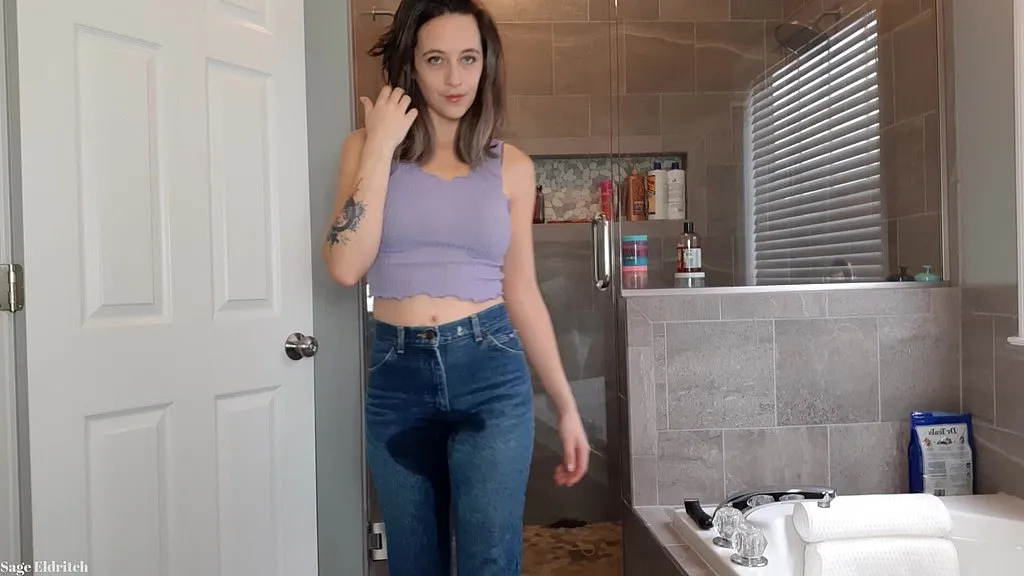 SageEldritch's Pissing in HD: Brunette Wets Her Jeans