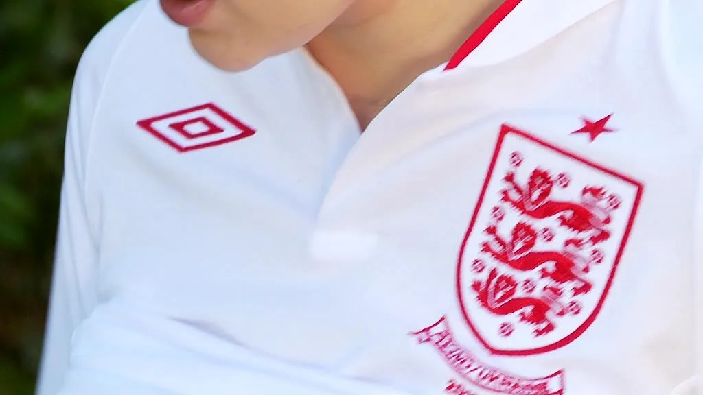 Samantha Bentley and Tegan Jane in Euro 2012 Jerseys: British-Themed Lesbian Foot Worship
