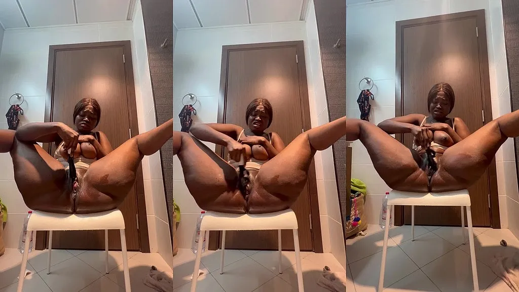 Maami igbagbo's Piss and Dildo Solo Session - HD