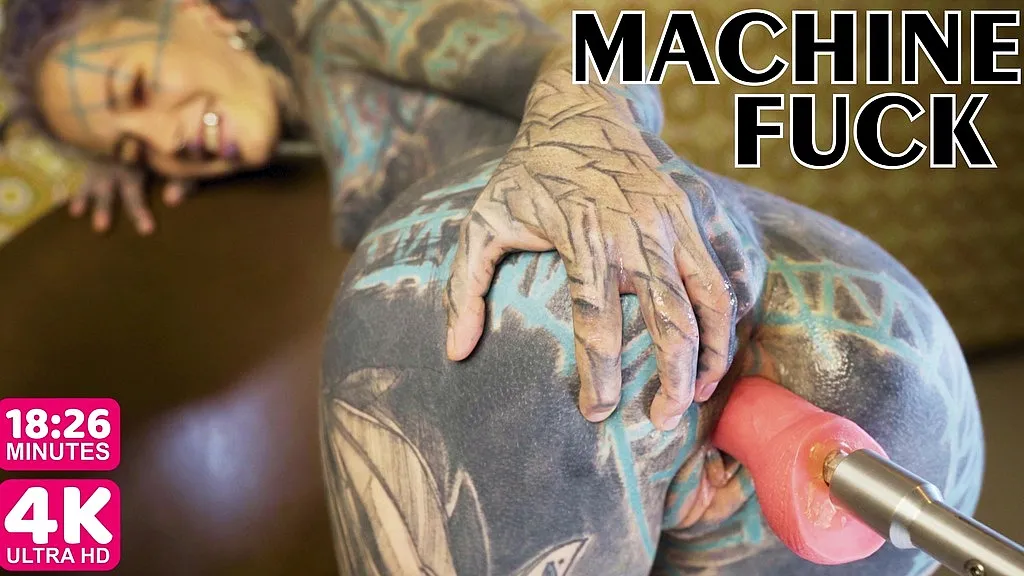 Anuskatzz's Tattooed Anal Session with a Fuck Machine