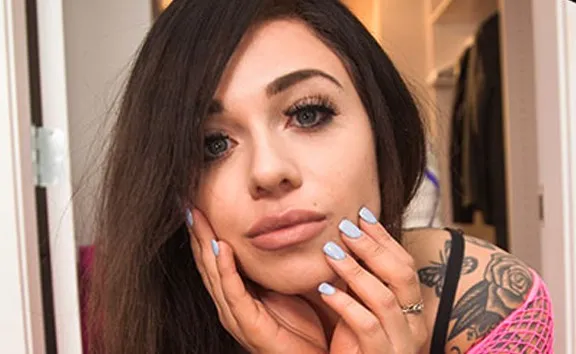 Mia Madison's Solo Fingering Session: Shaved Pussy & Tattoos (GONZO) - 3D, 60 FPS, UHD (4K)
