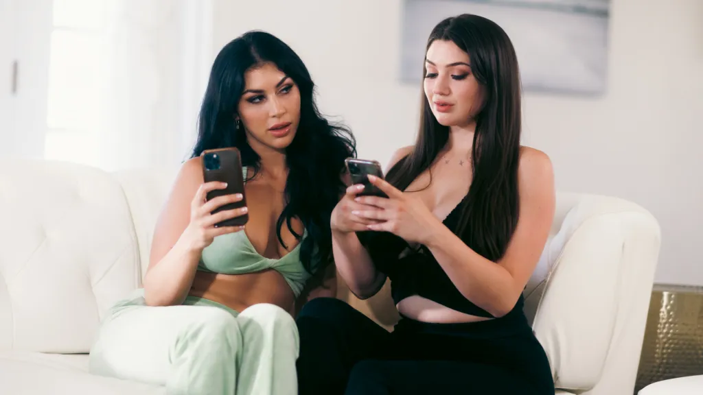 Queenie Sateen & Alyx Star: Intimate Conversation Without the Internet (HD) - MILFs Fingering & Talking