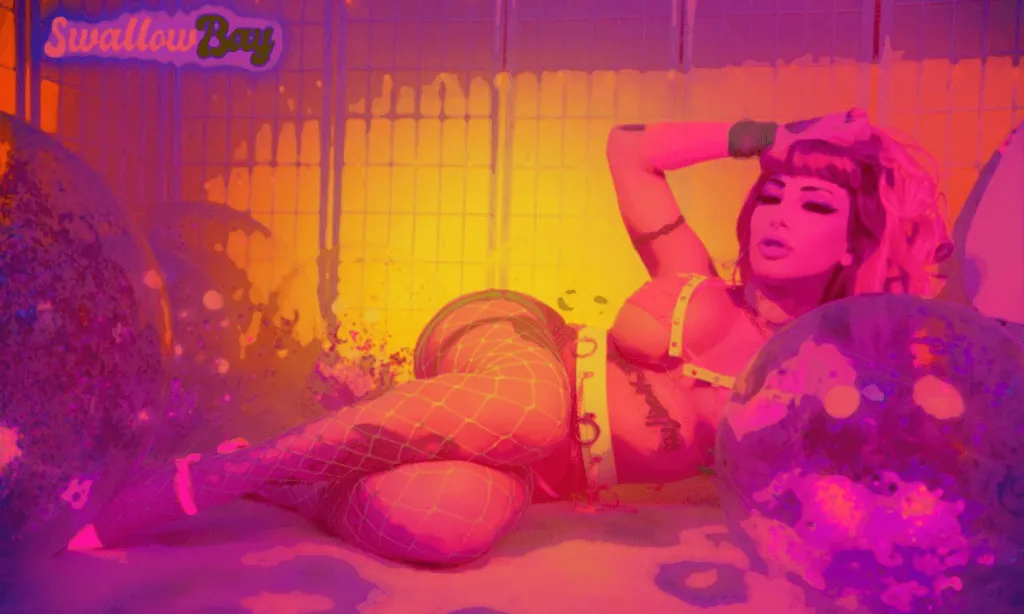 Kitana Montana's Trippy VR Experience: 4K, 60 FPS Blow Job with Stockings & Tattoos