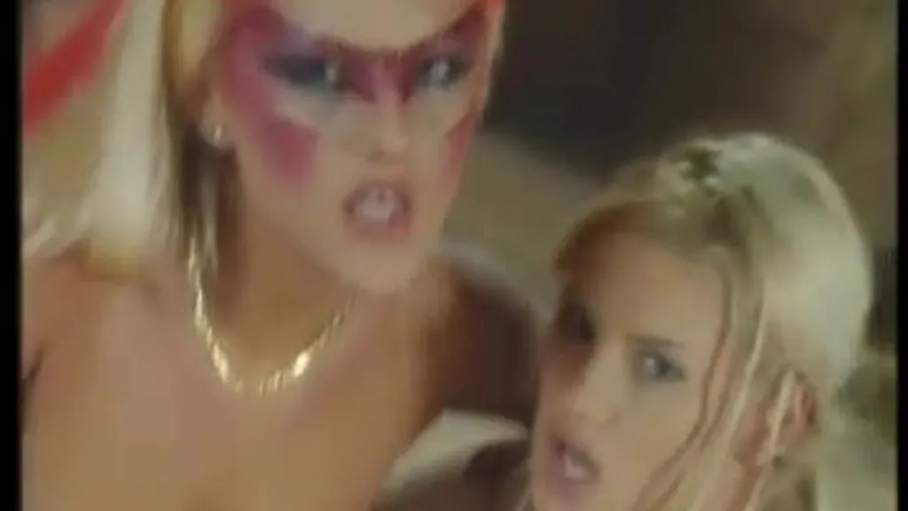 Claudia Ricci and Amanda: 2 on 1 Blowjob Worship