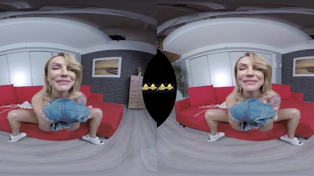 Ellen's Virtual Pee Solo Session