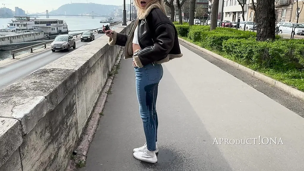 Megan Love & Bonieboy's Public Pissing Adventure in Budapest