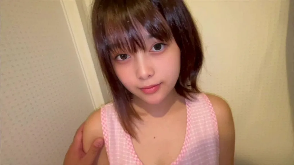 Japanese Performers: Unexpected Encounter in the Laundromat - HD Amateur Video