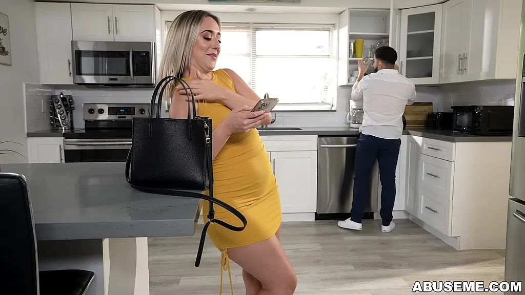 Brookie Blair and Peter Green in Rough Blue-Eyed Blonde Anal Sex Scene