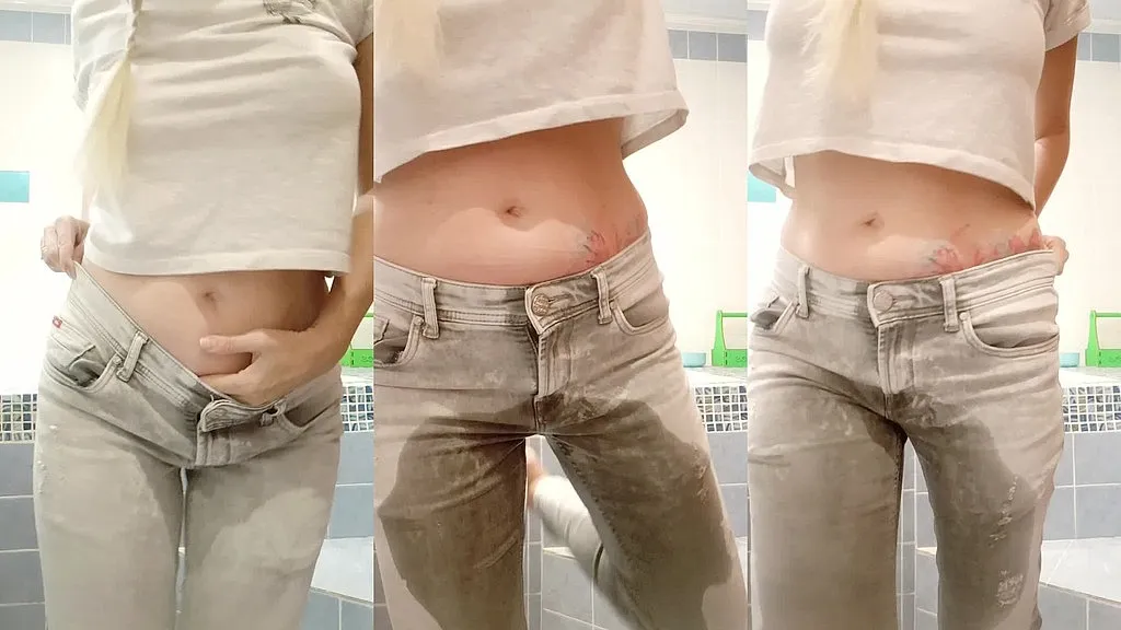 Penelopa3's MILF Pissing Video in HD