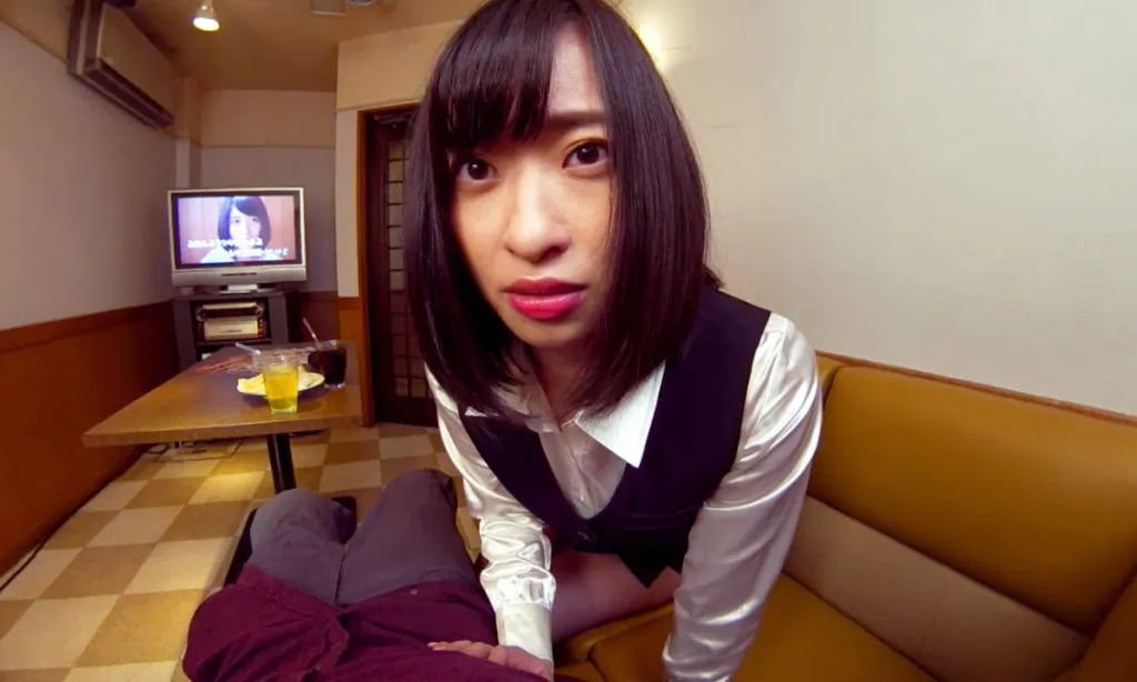 Yuka Kuramochi's 180° 4K 60 FPS Stockings Performance