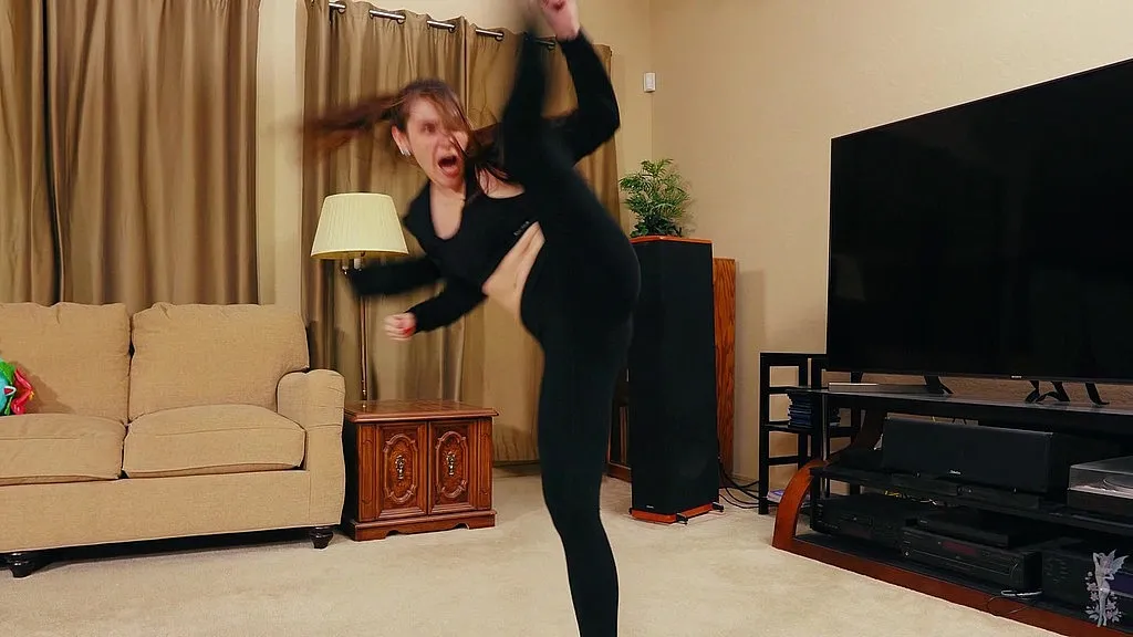 Ziva Fey's Intense TaeKwonDo Lesson: HD Foot Fetish Video with Amateur Performer