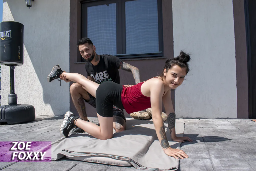 Zoe Foxxy's Brunette Outdoor Cowgirl & Reverse Cowgirl Performance in 3D VR